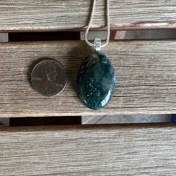 moss agate pendant with sterling silver chain - Picture 2 of 6